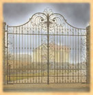 Galéria kovaných brán a plotov