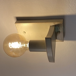 �t�lov� lampa v rustik�lnom preveden� - kvalitn� n�stenn� svietidlo