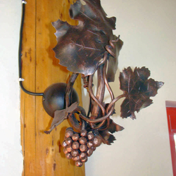 Ru�ne kovan� n�stenn� lampa Vini� - interi�rov� svietidlo