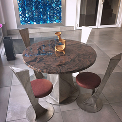 Nerezov� st�l s kame�om - futuristick� dizajn - luxusn� n�bytok