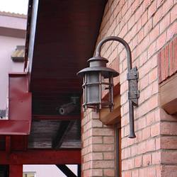 Exteri�rov� n�stenn� lampa Klasik - ru�ne kovan� svietidlo vyroben� v umeleckom kov��stve UKOVMI