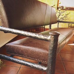 Kovan� seda�ka s ko�ou hnedozelenej farby- luxusn� n�bytok